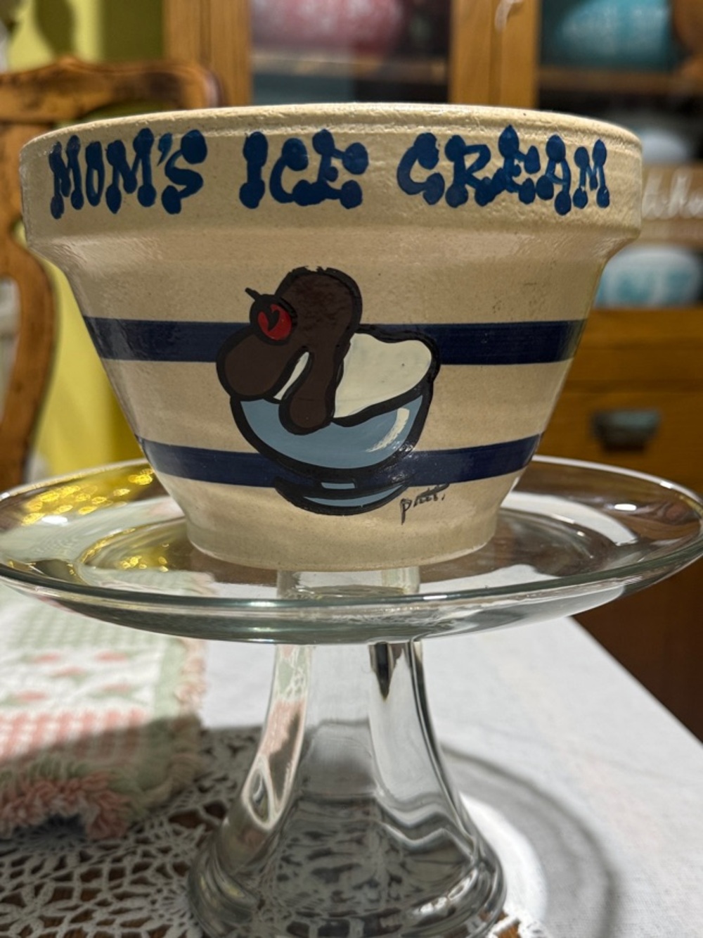 Vintage Robinson-Ransbottom Cream and Navy Blue "Mom's Ice Cream" RARE Bowl